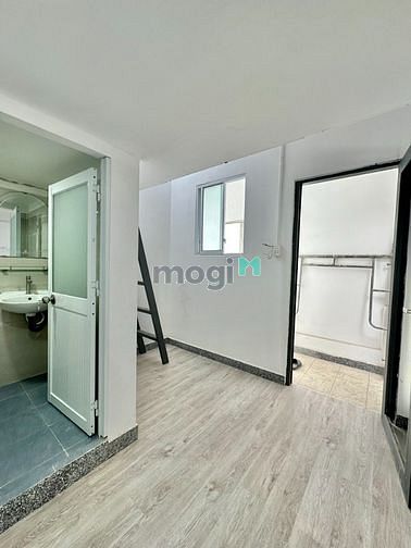Hình ảnh Phòng Gác Cao Cấp Q10, Phòng mới, bancol thoáng mát