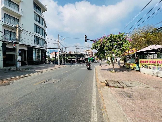 Hình ảnh Bán 210m2 xây CHDV - VPKD  MT Đường 8,  P. Linh Trung, TP Thủ Đức