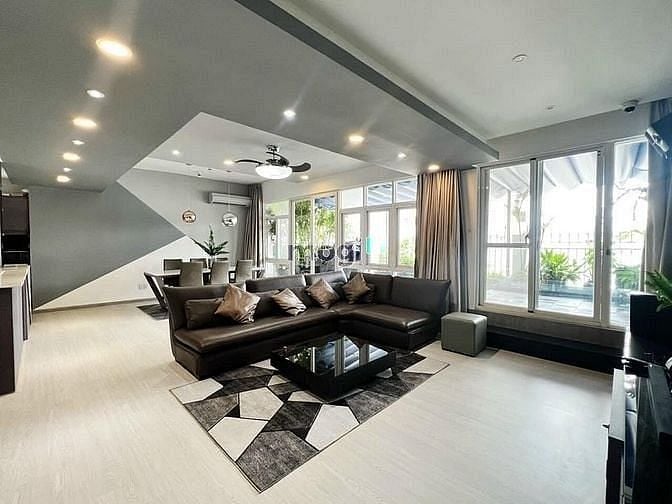 Hình ảnh Cho thuê gấp penthouse Sky Garden 3 Phú Mỹ Hưng 275m2 + 2 sân