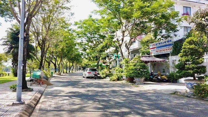 Hình ảnh Chủ bán lô đất đường Lê Văn Lương, Tân Phong Quận 7. 80m²/2tỷ2. SHR