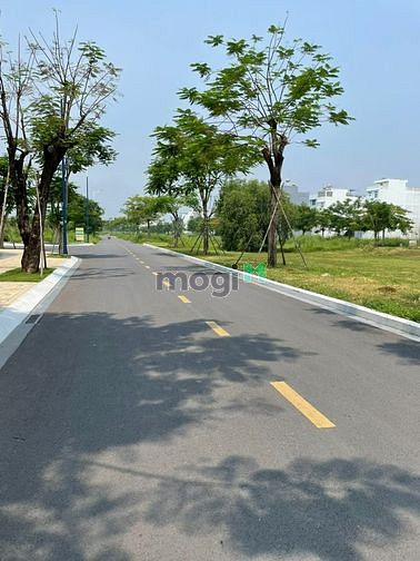 Hình ảnh Sót lại 5 lô cuối cùng đường Nguyễn Cơ Thạch, Quận 2. SHR, giá 2tỷ2