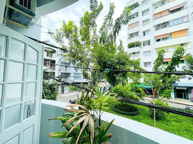 Hình ảnh Cho thuê Studio full nội thất ban công lớn gần bờ kè Hoàng Sa