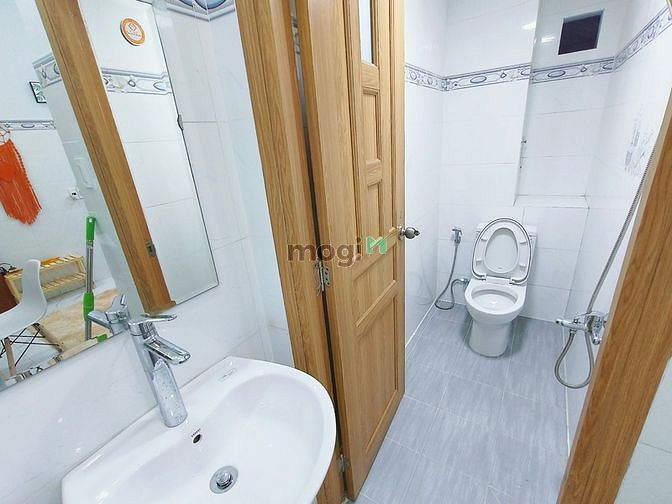Hình ảnh Chở vợ đi đẻ cần pass phòng gấp