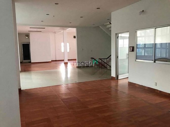 Hình ảnh Cho thuê biệt thự 20x20 DTSD 600m2 mt Tản Viên Phường 2 Quận Tân Bình