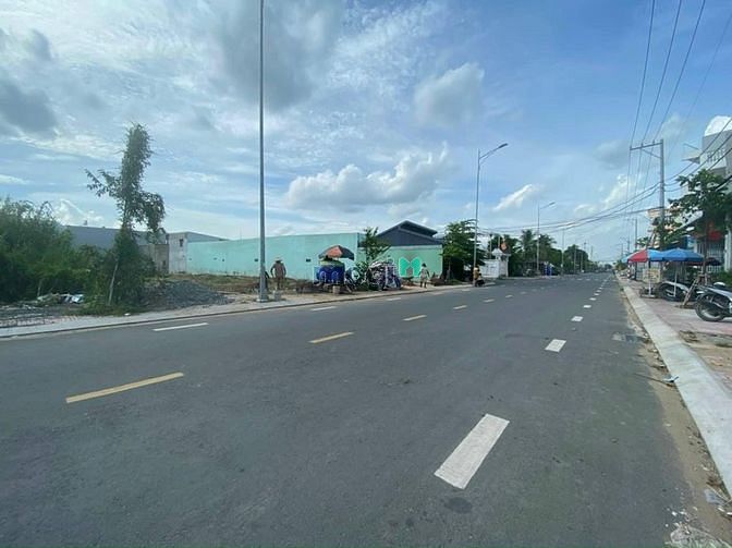 Hình ảnh Bán nền mặt tiền đ.Nguyễn Thông 5x20m thổ cư giá 4,7 tỷ.