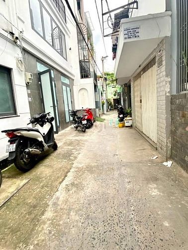 Hình ảnh Ngay Đại Học Văn Lang. 55m2. 5 Tầng Nhỉnh 5 Tỷ