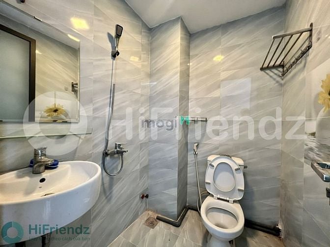 Hình ảnh Full nội thất có ban công cửa sổ lớn tại quận 10