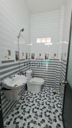 Hình ảnh Về quê bán nhà Nguyễn Trãi, Quận 5, có nội thất, hẻm xe hơi