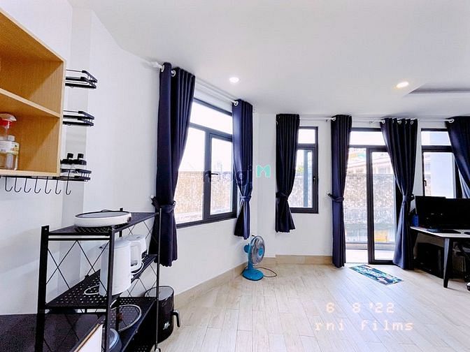 Hình ảnh Căn Hộ Full Nội Thất Cửa Sổ Lớn + Balcony Rộng Rãi Thoáng Mát