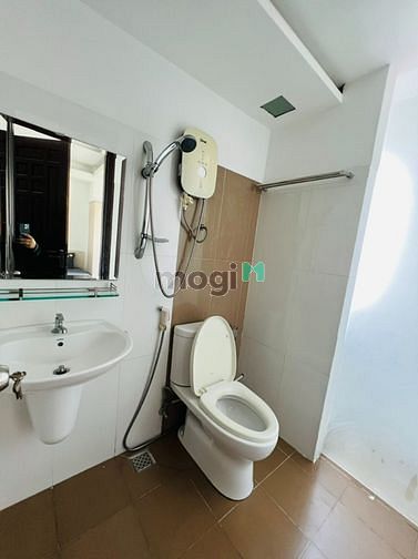 Hình ảnh Chung cư mini ở Thành Thái _ bếp xa giường cửa sổ ngập nắng