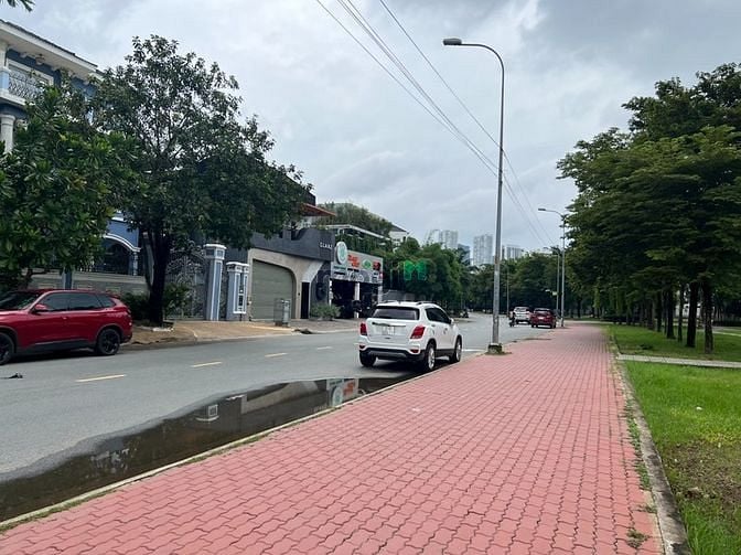 Hình ảnh Bán đất mặt tiền đường Cao Đức Lân An Phú Quận 2 đối diện Công Viên