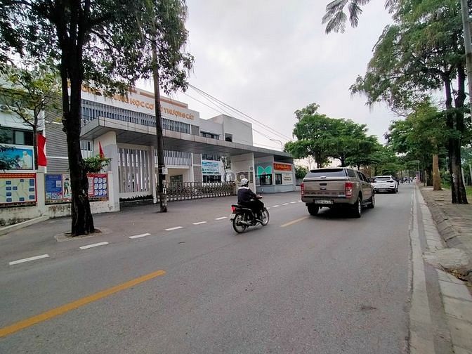 Hình ảnh CẦN BÁN LỖ đất Thượng Cát, Bắc Từ Liêm, giáp phố, sổ vuông, chỉ 1.8 tỷ