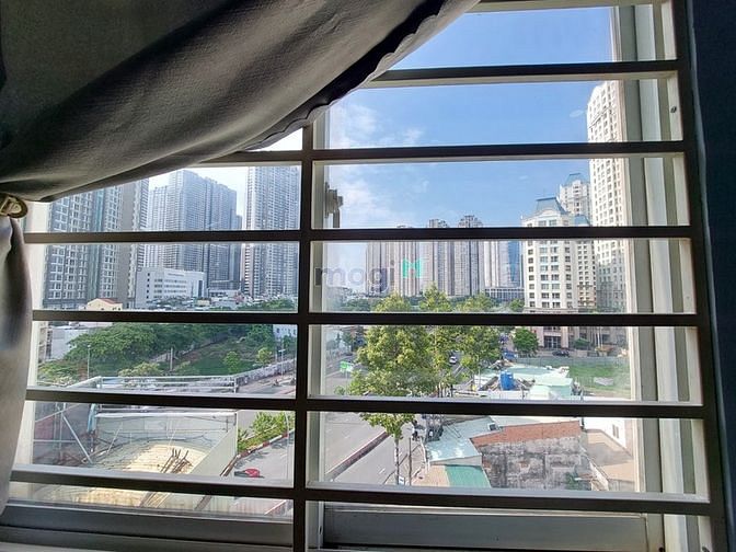 Hình ảnh Phòng Cửa Số Thoáng Mát View Landmark 81