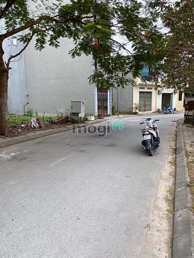 Hình ảnh Bán mảnh đất phân lô vỉa hè lưu phái