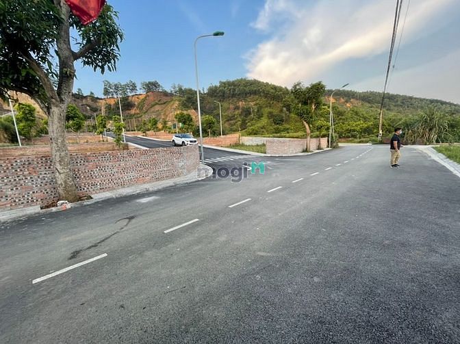 Hình ảnh Đất sổ đỏ 105m2 - lô góc 3 mặt thoáng. Đường 15m Đồng Chằm, Đông Xuân
