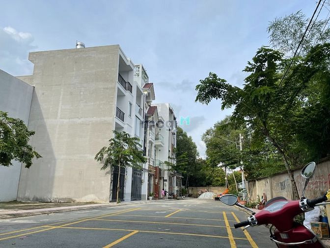 Hình ảnh Bán lô góc hẻm 12 trương văn thành.P hiệp phú Q9