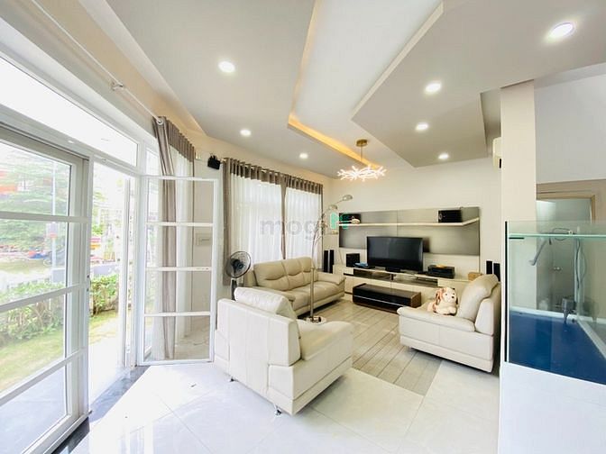 Hình ảnh Góc 2 mặt tiền 170m2, Mega Ruby, nội thất cơ bản, tiện ở hoặc làm cty