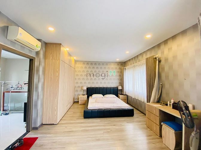 Hình ảnh Góc 2 mặt tiền 170m2, Mega Ruby, nội thất cơ bản, tiện ở hoặc làm cty