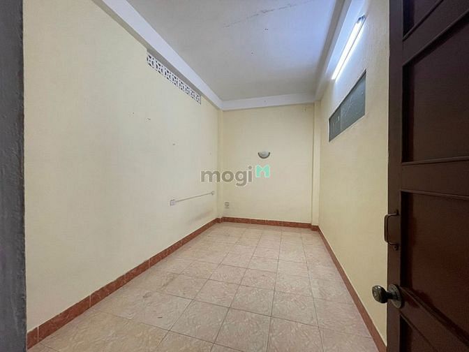 Hình ảnh Cho thuê nhà 3 tầng mặt tiền Bùi Thị Xuân gần ngay Trần Hưng Đạo