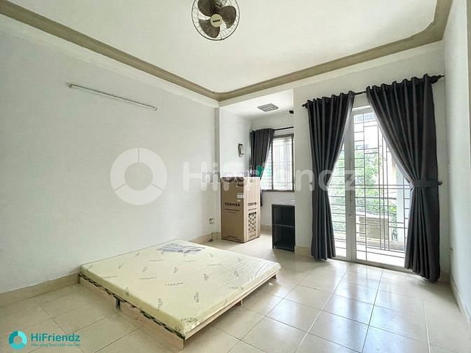 Hình ảnh Chdv full nội thất cửa sổ-ban công thoáng mát gần Q5
