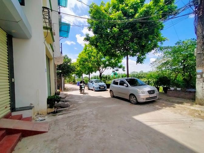 Hình ảnh BÁN LỖ! Đất Liêm Mạc, Bắc Từ Liêm, giáp phố, gần sân chơi, 50m, mt 4m