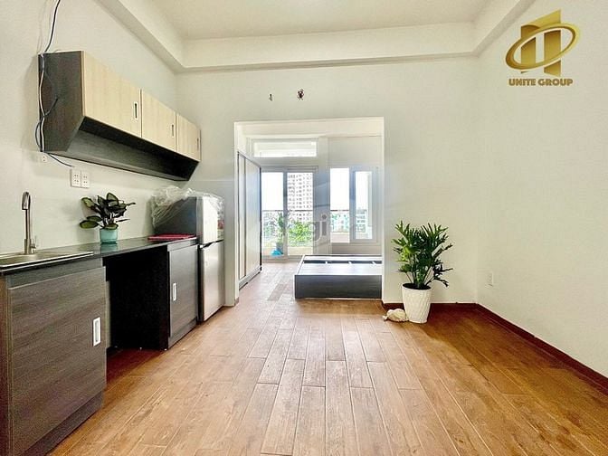 Hình ảnh Phòng Studio có ban công 35m2 full nội thất Tôn Thất Thuyết Q4