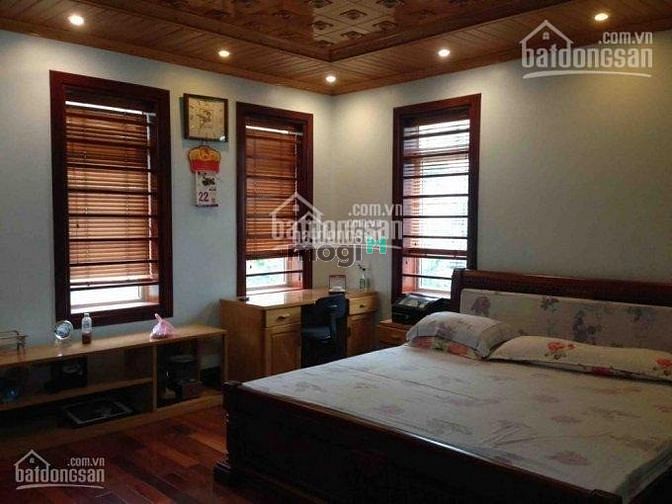 Hình ảnh Bán Nhà Phân Lô Phố Nguyễn Văn Huyên - Dt 70m2 xây 5 tầng - Mt 7,4m.