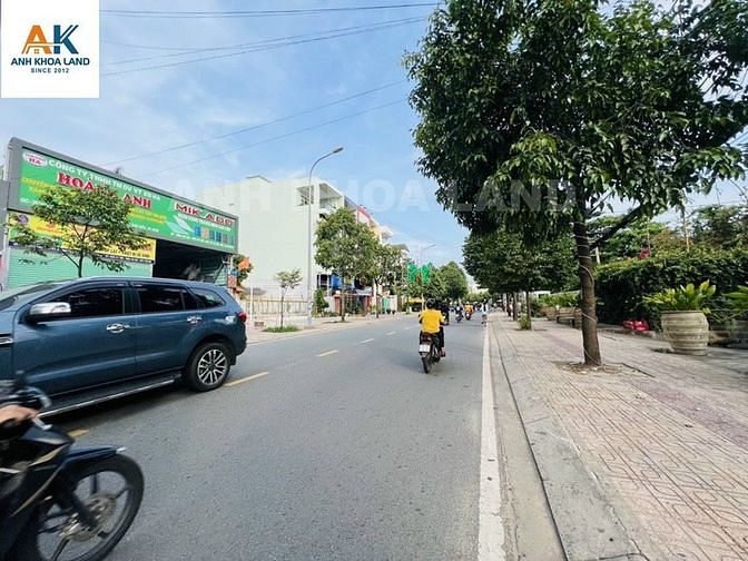 Hình ảnh Bán Đất Mặt Tiền Nở Hậu 10M - Chợ Thủ Đức - 150M - ngang 6m - chỉ 9 tỷ