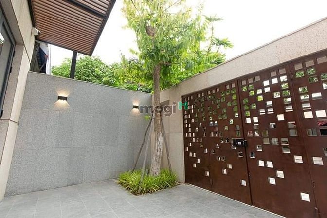 Hình ảnh Cho thuê nhà đẹp siêu phẩm 2PN gần cầu Thuận Phước