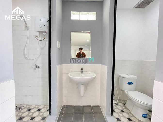 Hình ảnh CHDV Nguyễn Trãi Quận 1 full nội thất cửa sổ
