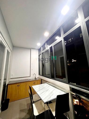 Hình ảnh Trống phòng ban công - Bếp riêng - ngay Đại Học Văn Lang