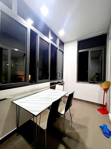 Hình ảnh Trống phòng ban công - Bếp riêng - ngay Đại Học Văn Lang