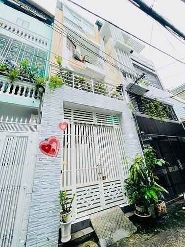 Hình ảnh Cho thuê nhà 18/24 Trần Quang Diệu, phường 14, Quận 3.