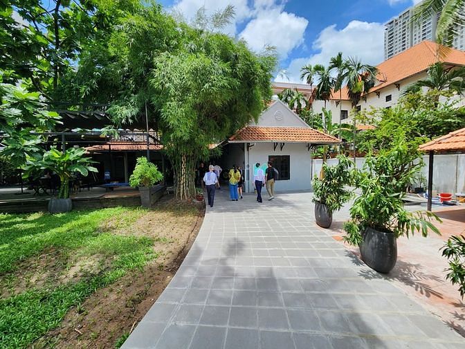 Hình ảnh NGUYÊN CĂN 2 tầng, 1000m2 THỔ CƯ! tại THẢO ĐIỀN giá 200tr, có sân vườn