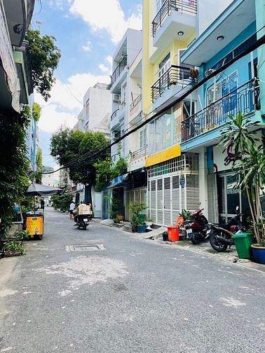 Hình ảnh Cho thuê nhà hẻm xe tải an ninh tại Quận Tân Bình.