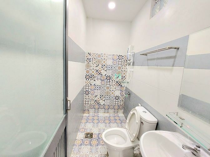Hình ảnh CHDV Ngay Nguyễn Văn Cừ- Đh Y Dược - Thang Máy Bảo Vệ Siêu Đẹp- HF