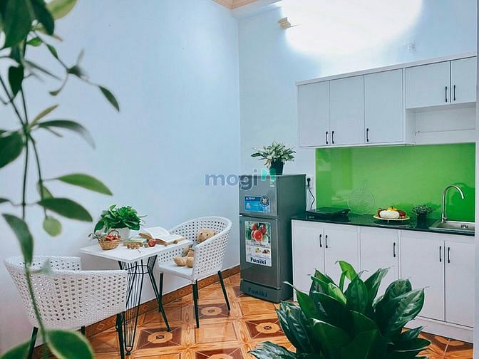 Hình ảnh Cho thuê CHDV 2PN bancon cửa sổ lớn full nội thất Hoàng Diệu Q4