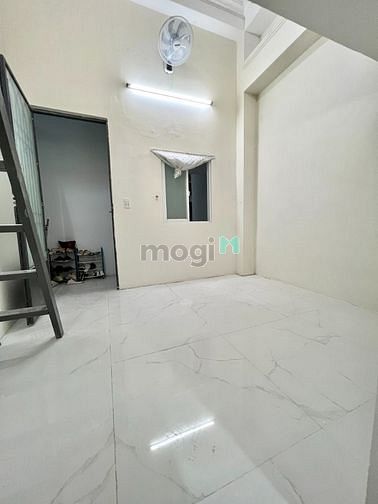 Hình ảnh CHDV Gác cao Hỗ trợ cọc gần DH Văn Hiến(500m) , etown 123