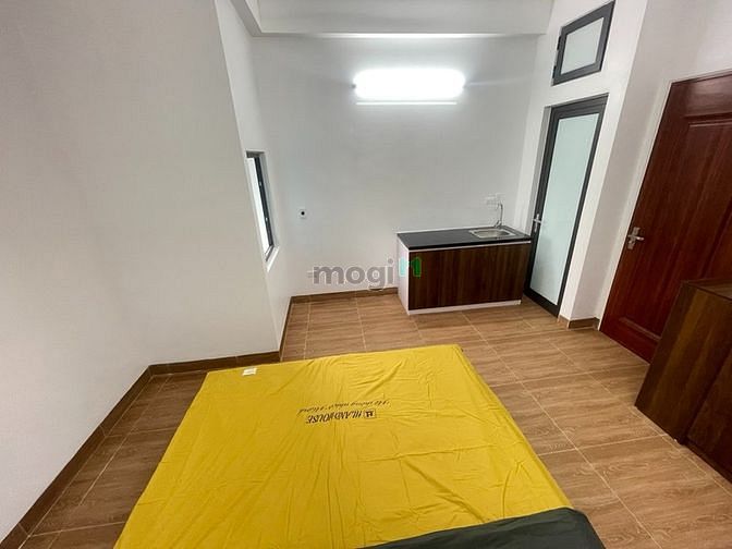 Hình ảnh Cho thuê phòng có thang máy cách cổng phụ 500m