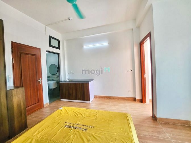 Hình ảnh Cho thuê phòng có thang máy cách cổng phụ 500m