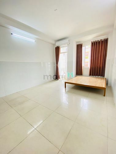 Hình ảnh CHDV -Ban Công siêu to DT 35m2 ngay Chợ Hạnh Thông