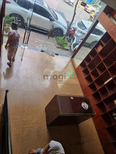 Hình ảnh Cho thuê nhà 2 tầng phố Giảng võ làm thời trang, SPA, Tiệm thuốc