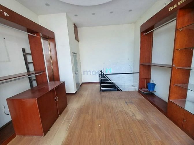 Hình ảnh Cho thuê nhà 2 tầng phố Giảng võ làm thời trang, SPA, Tiệm thuốc