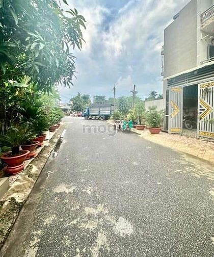 Hình ảnh Đất đẹp đường nhựa 8m, ngay Chung cư Stown Tam Bình, giá chỉ 2 tỷ 7