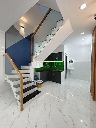Hình ảnh Nhà Mới Lung Linh - 40m2 - Khu Vip Tên Lửa - Hẻm Thôg - Giá Nhỉnh 3 Tỷ