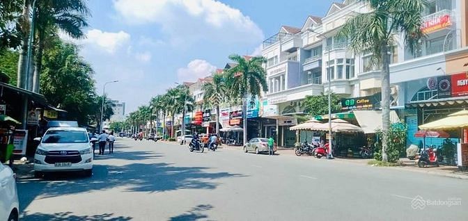 Hình ảnh Lô đất đường số 8 khu dân cư Nam Long Trần Trọng Cung Q7