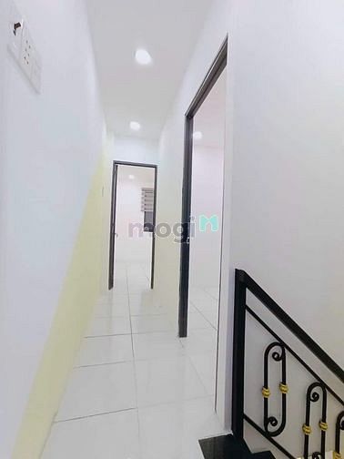 Hình ảnh BÁN NHÀ ĐẸP đường Trần Hưng Đạo, Q1, 52m2, giá 2 tỷ 80, HXH