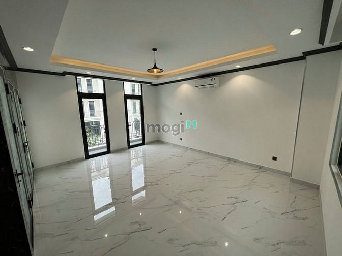 Hình ảnh ( SIÊU PHẨM )💝💝CHO THUÊ NGUYÊN CĂN biệt thự - 228m2 đối diện TTTM