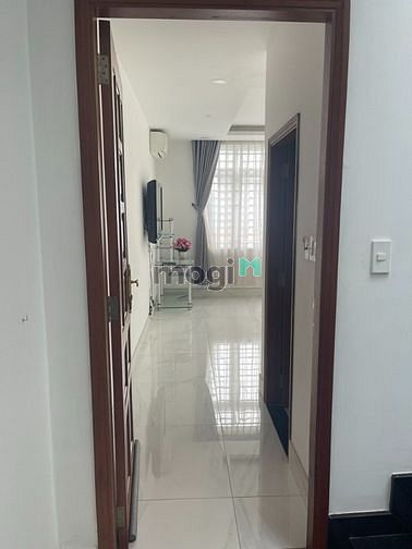 Hình ảnh Cho thuê nhà MT Nguyễn Công Trứ, 5x20m, 4 tầng, khu vực sầm uất