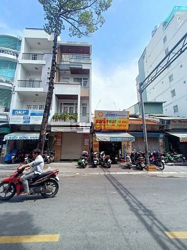 Hình ảnh Cho thuê nhà MT Nguyễn Công Trứ, 5x20m, 4 tầng, khu vực sầm uất